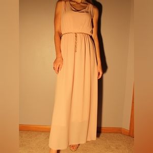 Woman's Long Prom Sleeveless Peach Dress